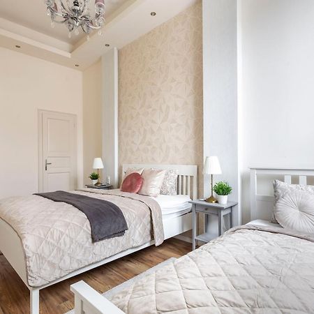 Luxurious Central Apartment In Liszt Ferenc Square Budapest Exterior foto