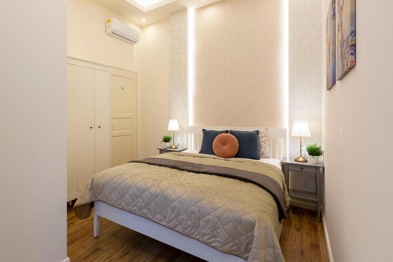 Luxurious Central Apartment In Liszt Ferenc Square Budapest Exterior foto