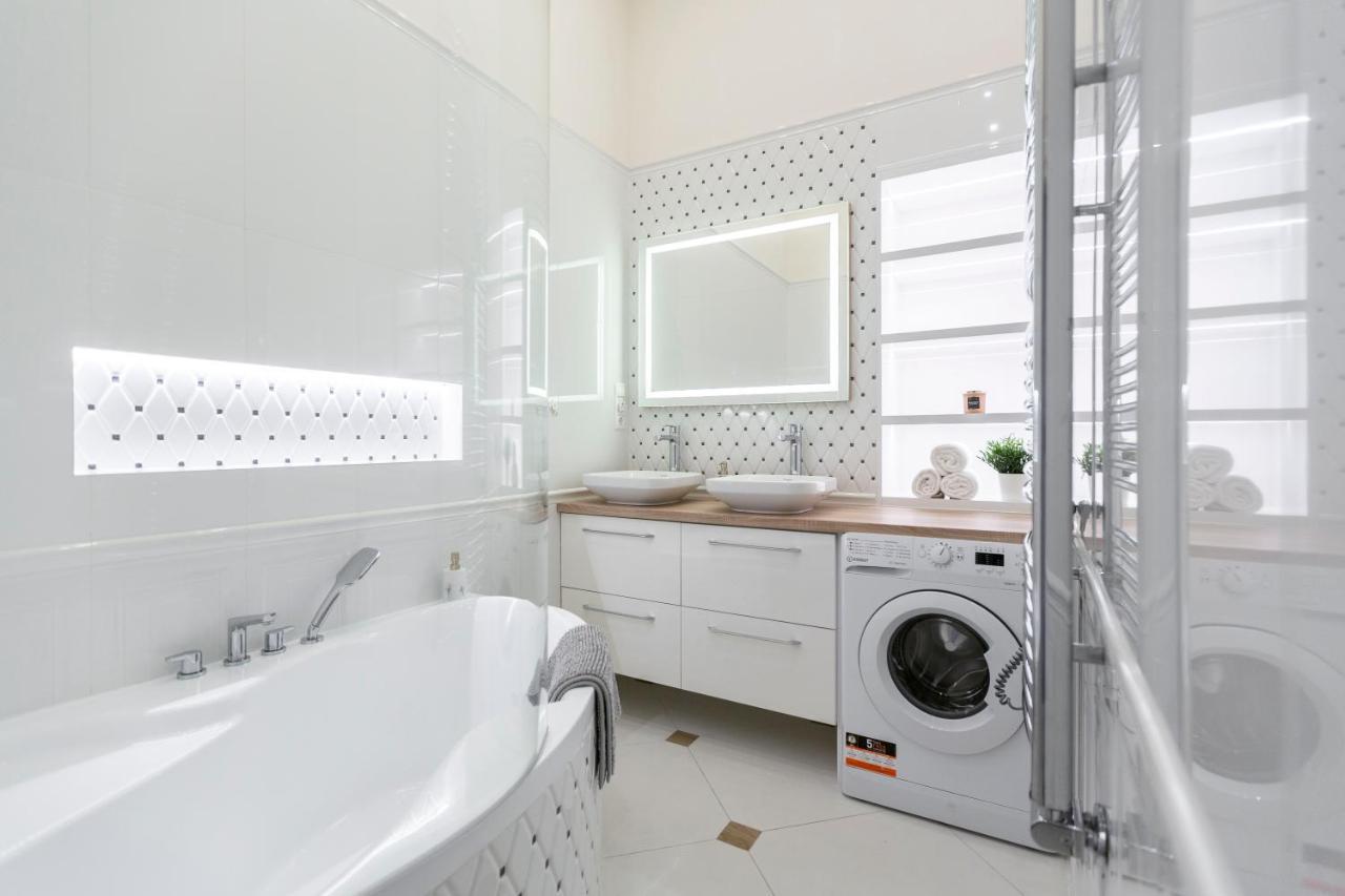 Luxurious Central Apartment In Liszt Ferenc Square Budapest Exterior foto