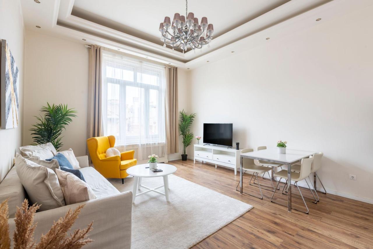 Luxurious Central Apartment In Liszt Ferenc Square Budapest Exterior foto